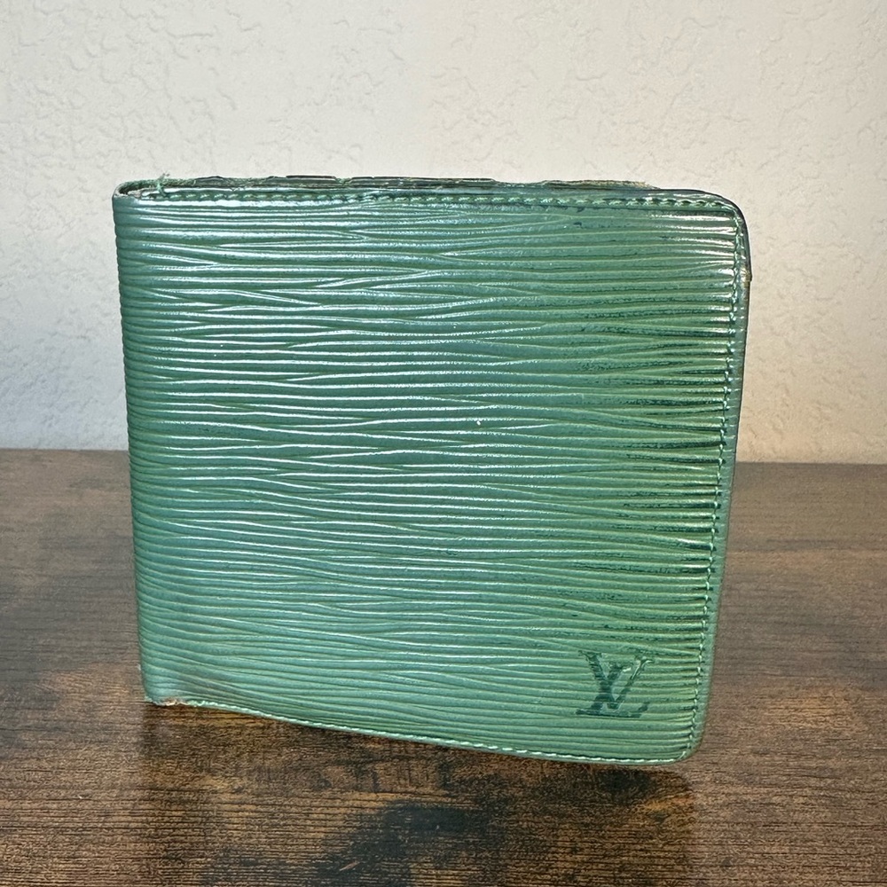 Authentic Louis Vuitton Epi Leather Green Wallet